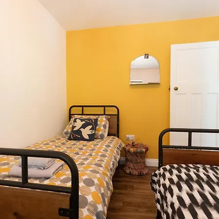 Jacks - Cosy In The Heart Of